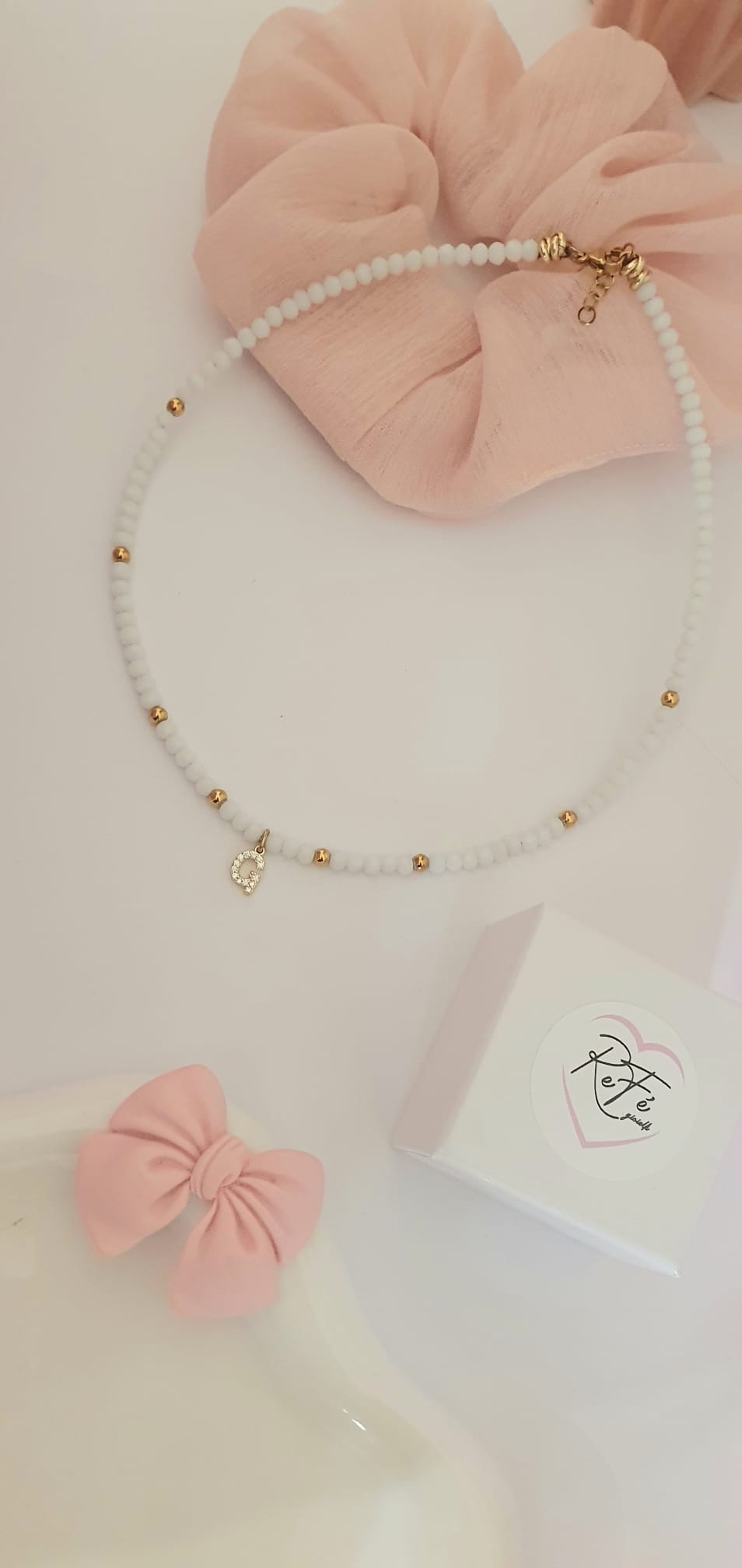 Collana Crystal bianca con inziale